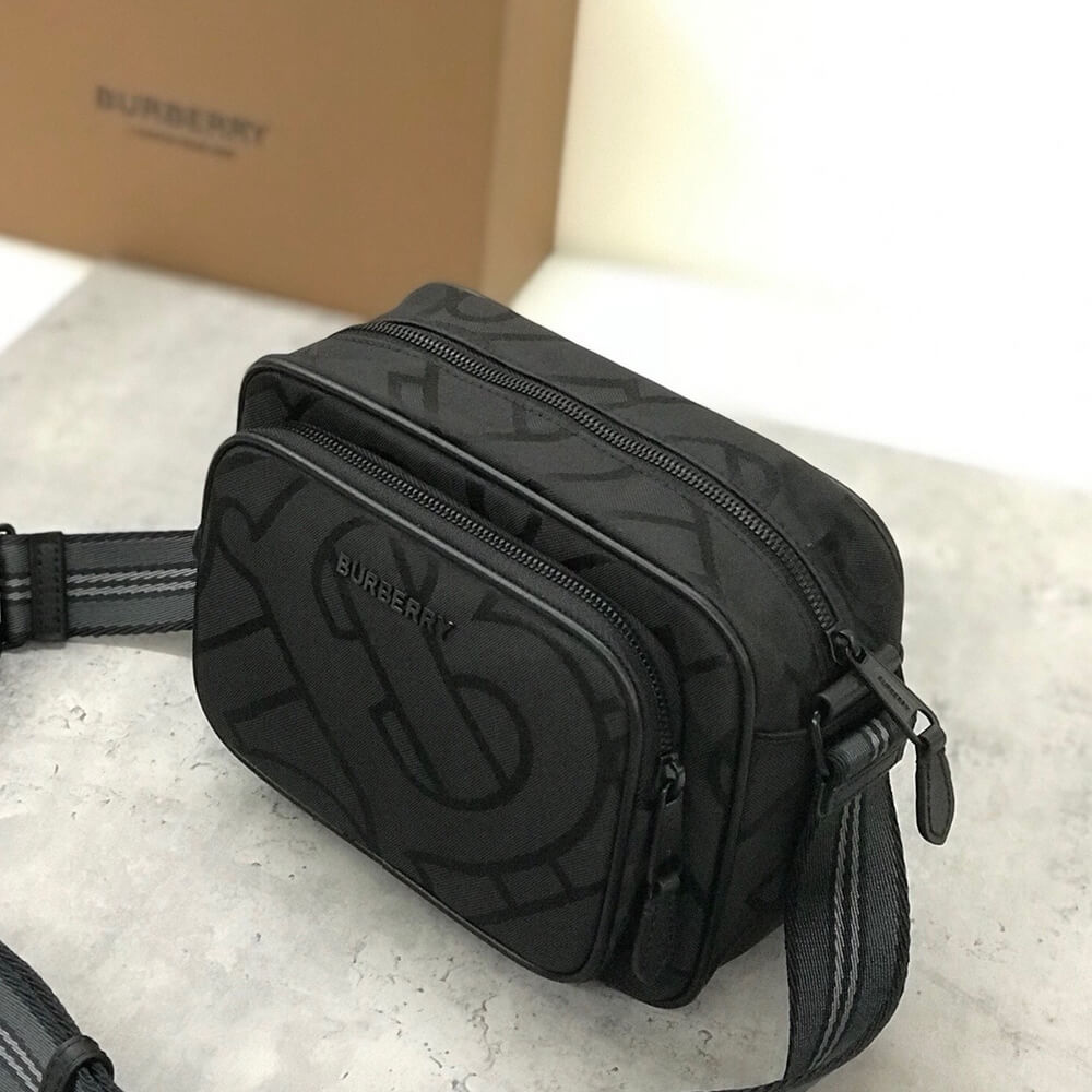 Bv*b*rry Paddy Bag