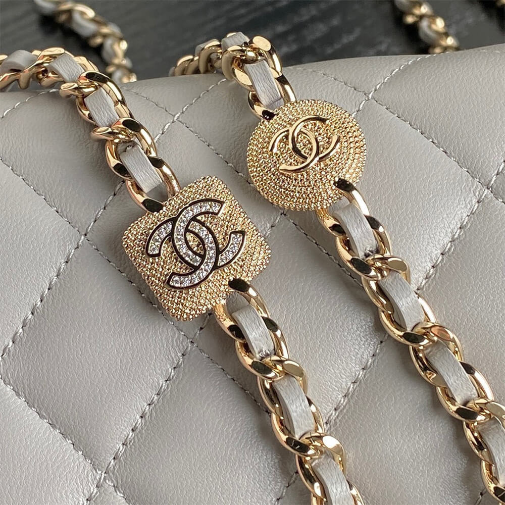 Ch**el Clutch With Chain(HIGH-END GRADE)