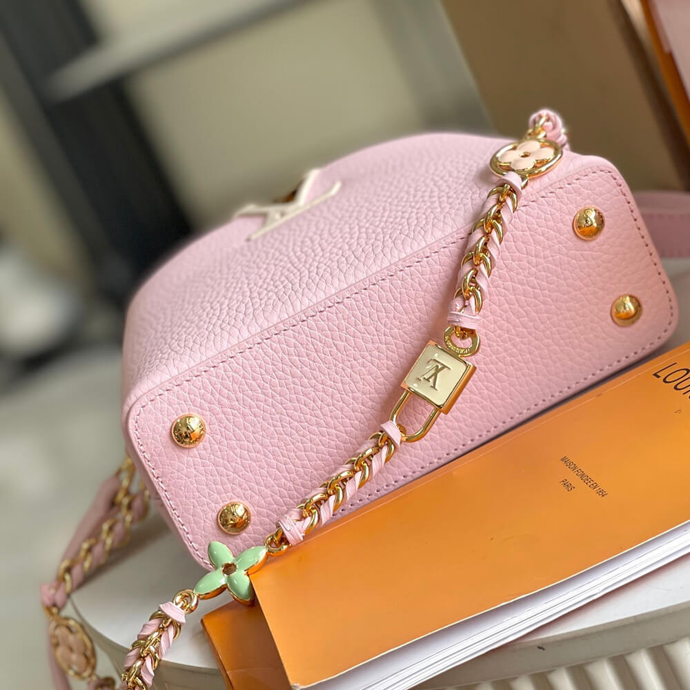 LV Pochette Métis East West