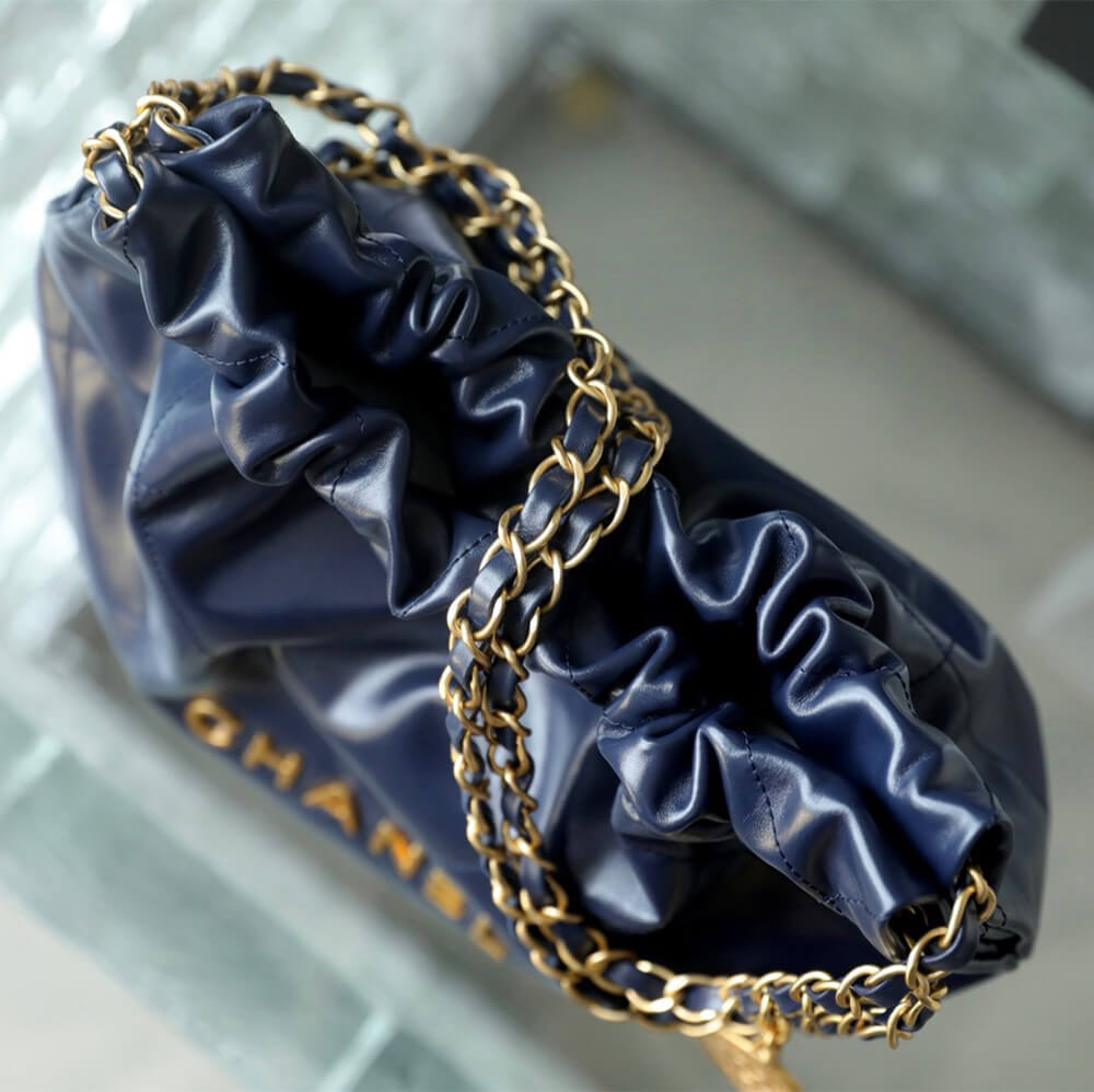 Ch**el 22 SMALL HANDBAG(high-end grade)