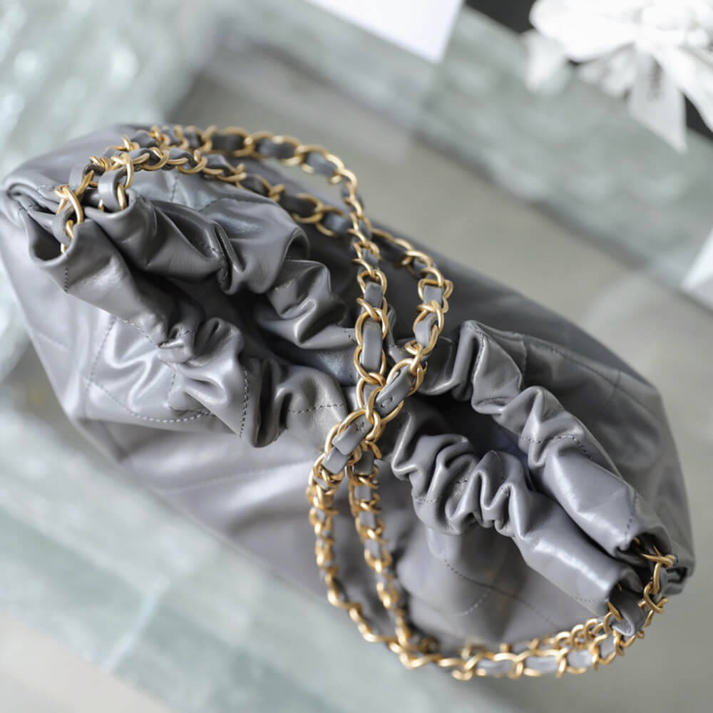 Ch**el 22 SMALL HANDBAG(high-end grade)