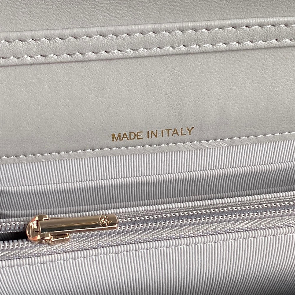 Ch**el Clutch With Chain(HIGH-END GRADE)