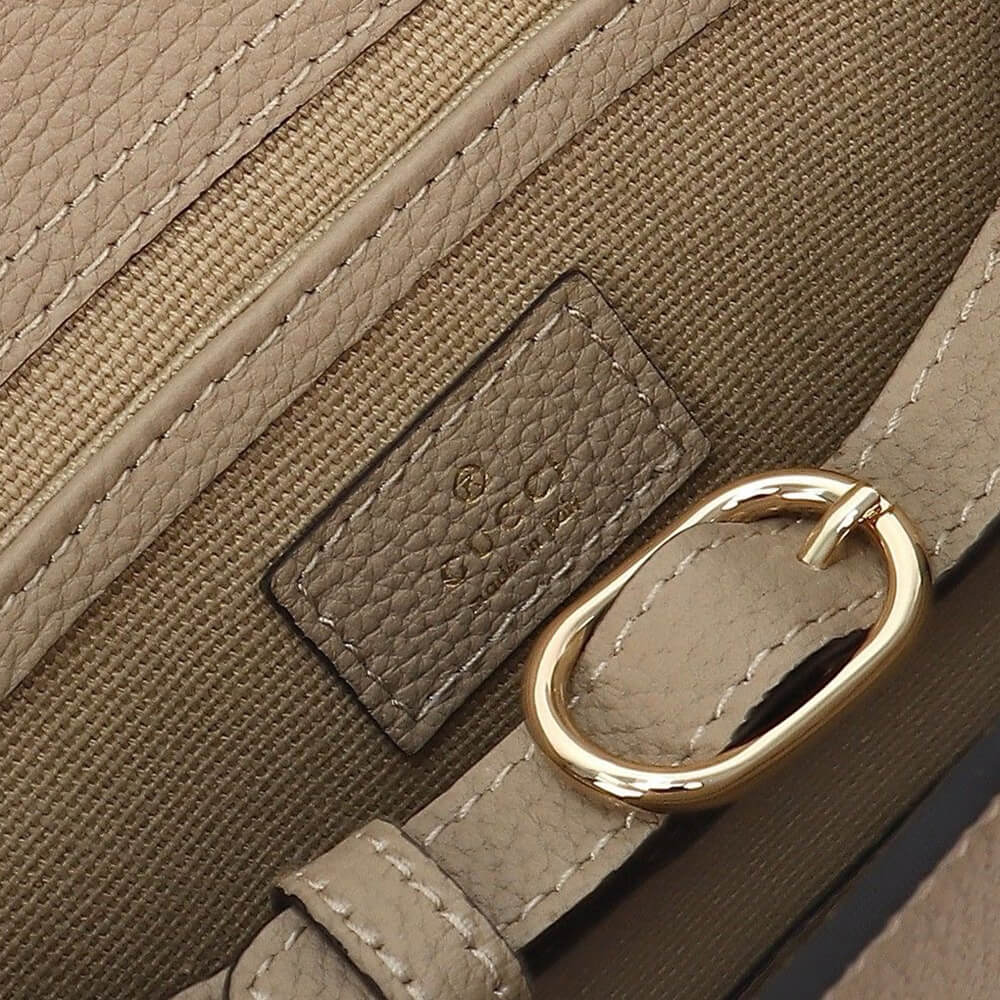Gvc*1 SMALL TOTE BAG WITH HOOK CLOSURE