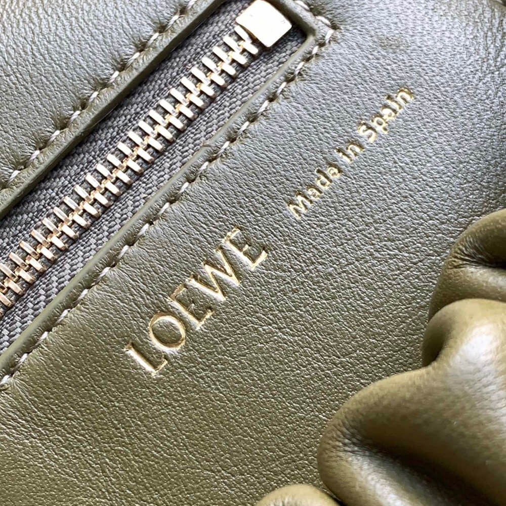 L0ew* Medium Squeeze bag in nappa lambskin