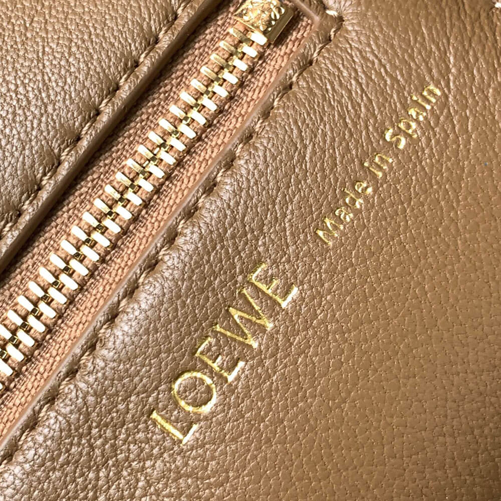 L0ew* Small Squeeze bag in nappa lambskin