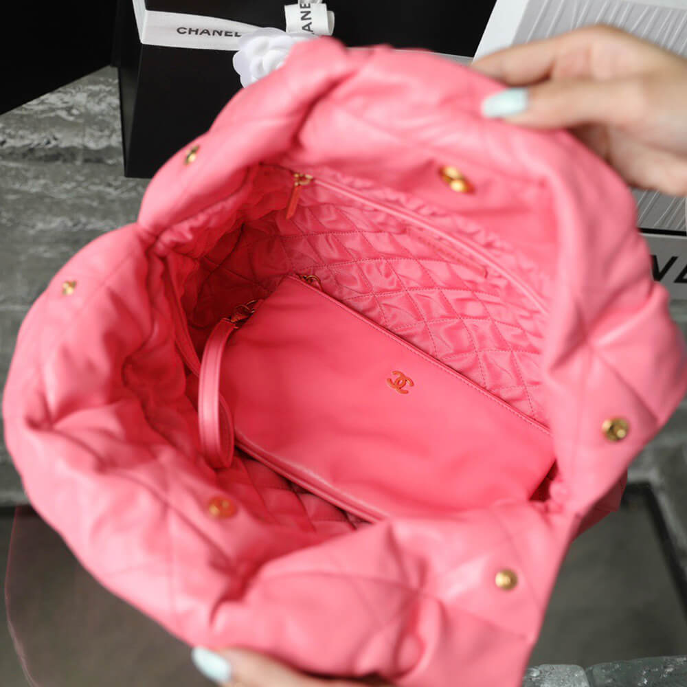 Ch**el 22 SMALL HANDBAG(high-end grade)