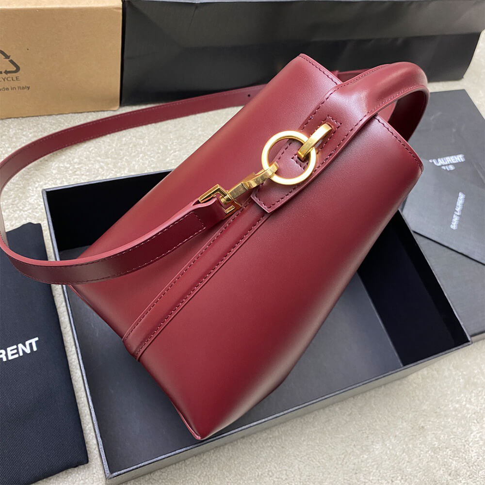 Y51 LE 37 small in shiny leather