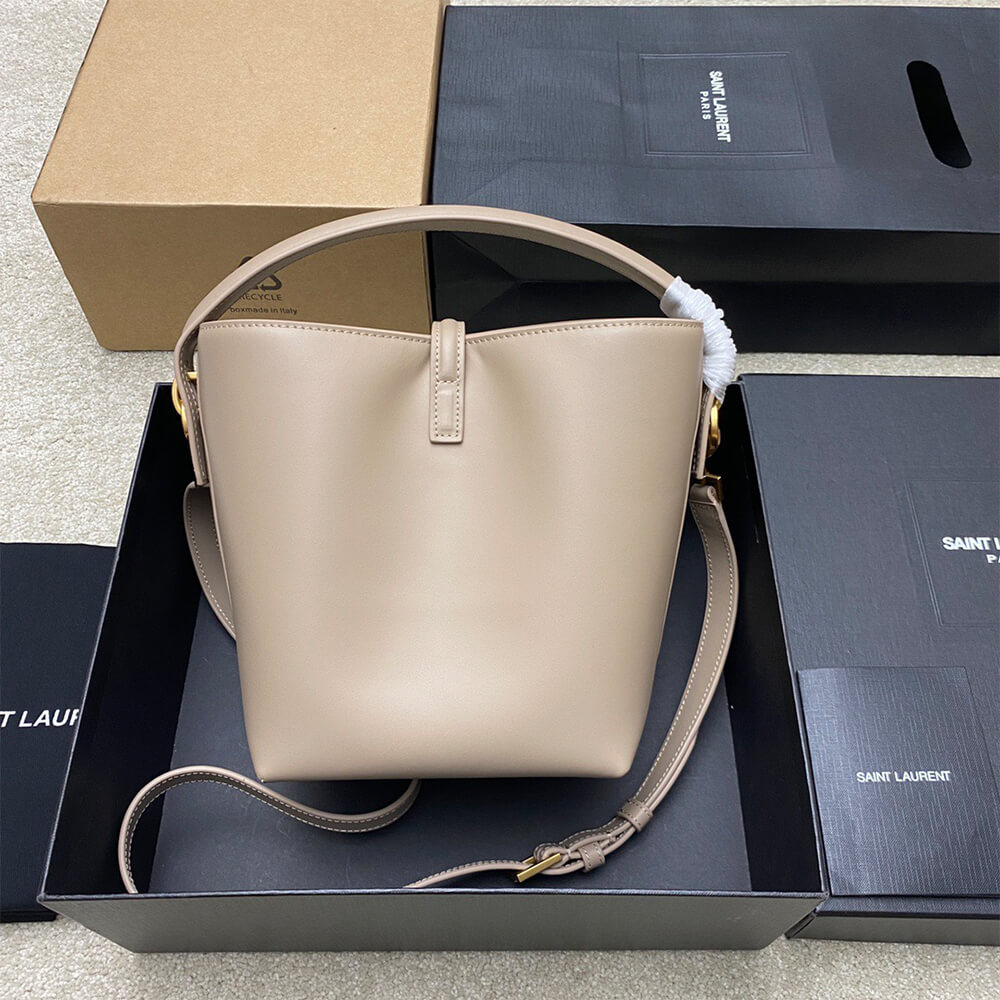 Y51 LE 37 small in shiny leather