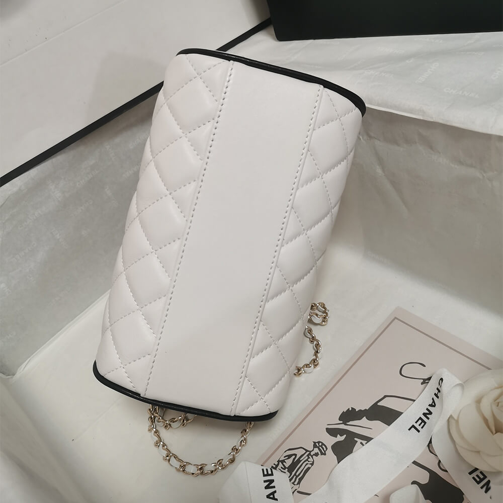 Ch**el Clutch with Chain(HIGH-END GRADE)