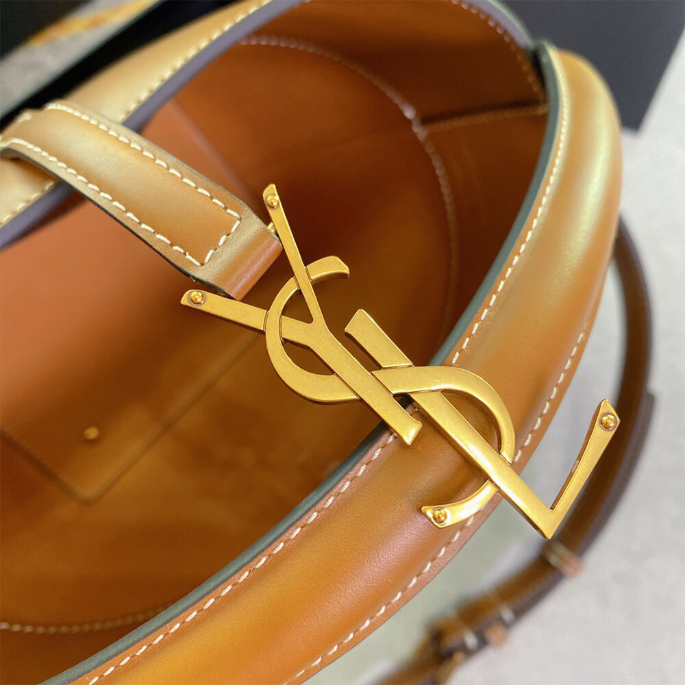 Y51 LE 37 small in shiny leather