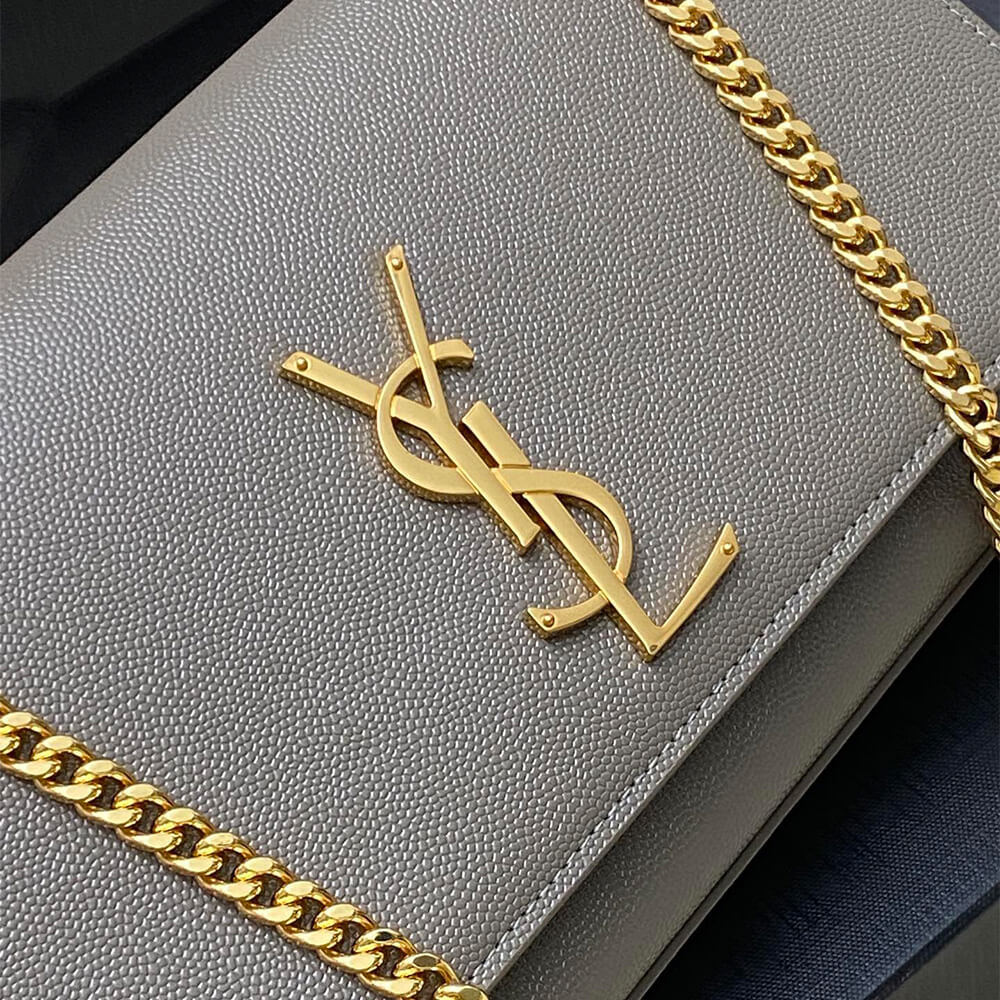 Y51 kate medium in grain de poudre embossed leather