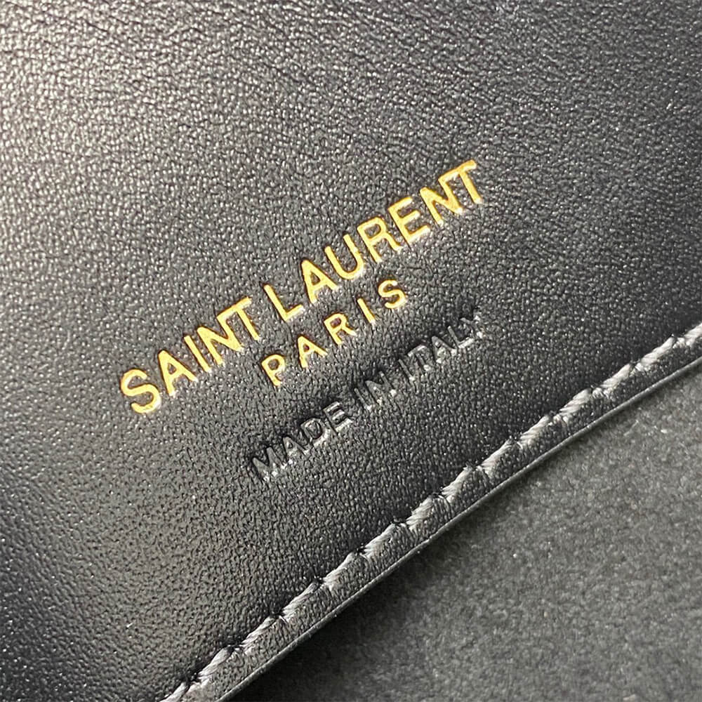 Y51 LE 37 small in shiny leather
