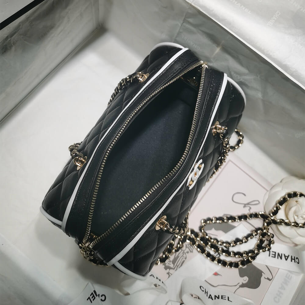Ch**el Clutch with Chain(HIGH-END GRADE)