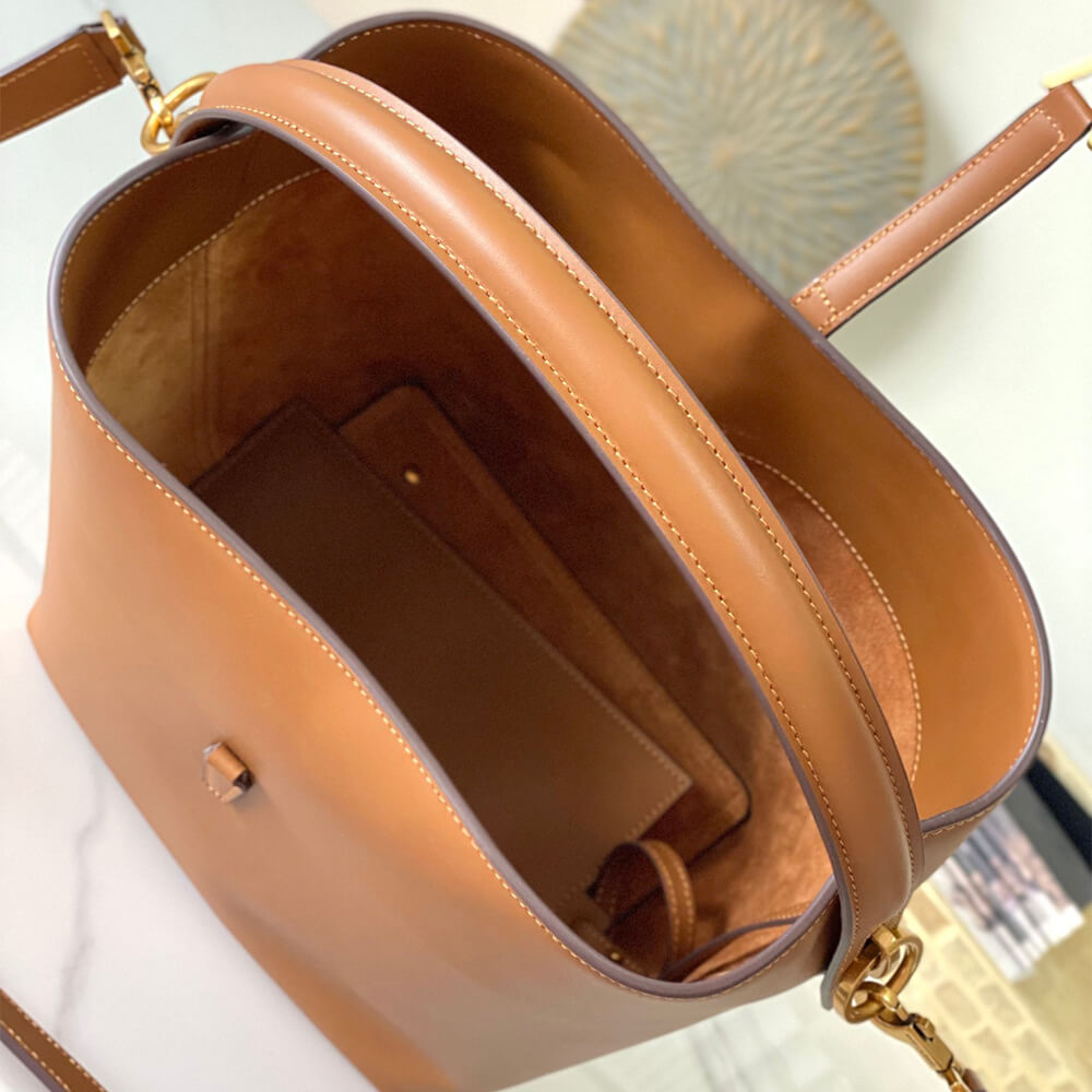 Y51 LE 37 in shiny leather