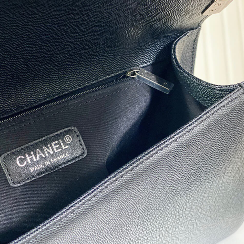 LARGE BOY Ch**el HANDBAG(HIGH-END GRADE)