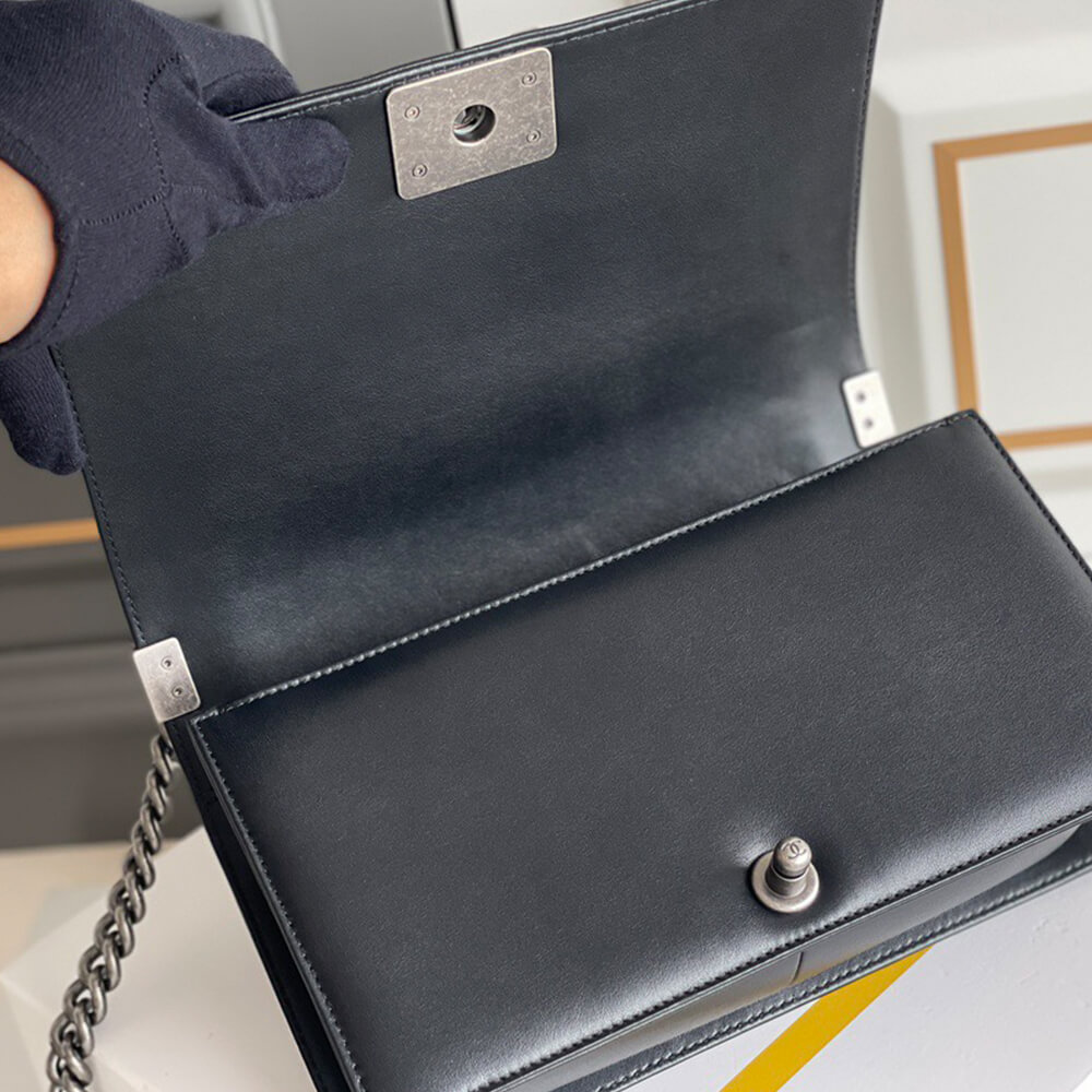 BOY Ch**el Handbag(HIGH-END GRADE)