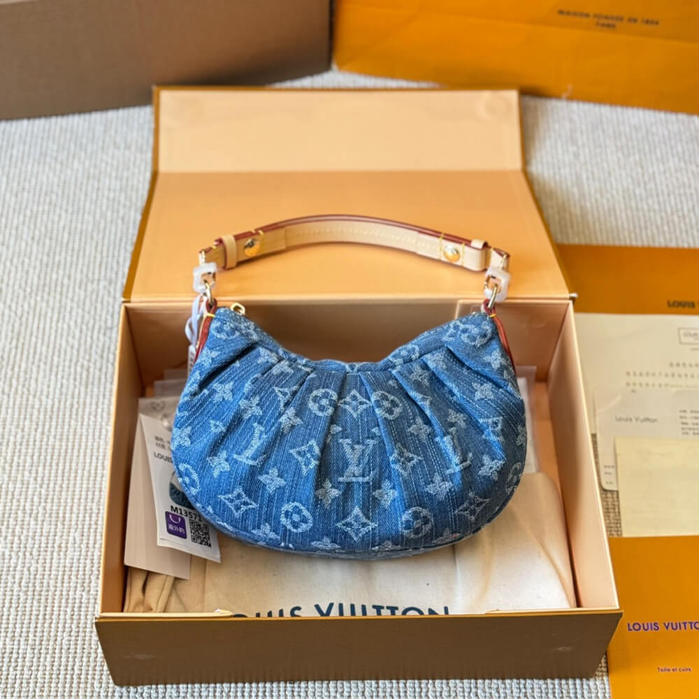 LV Pochette Valley