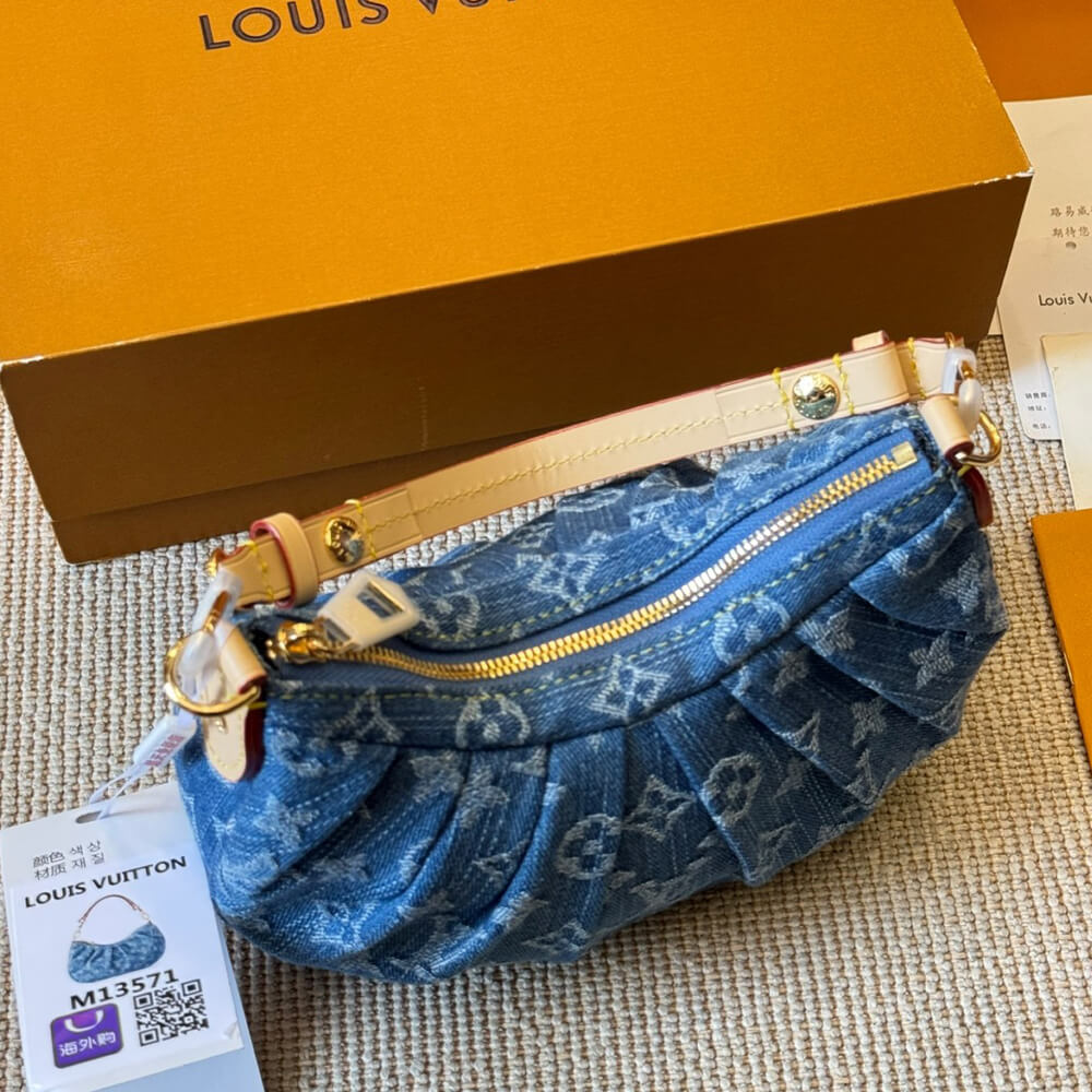 LV Pochette Valley