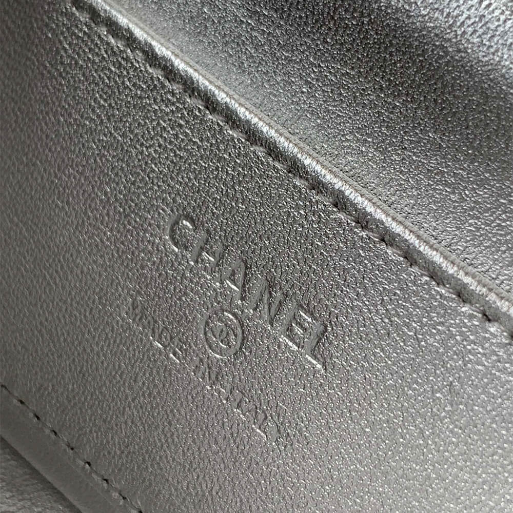 Ch**el Clutch with Chain(HIGH-END GRADE)