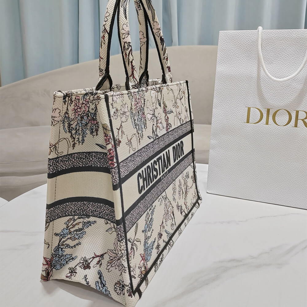 Medium D10r Book Tote