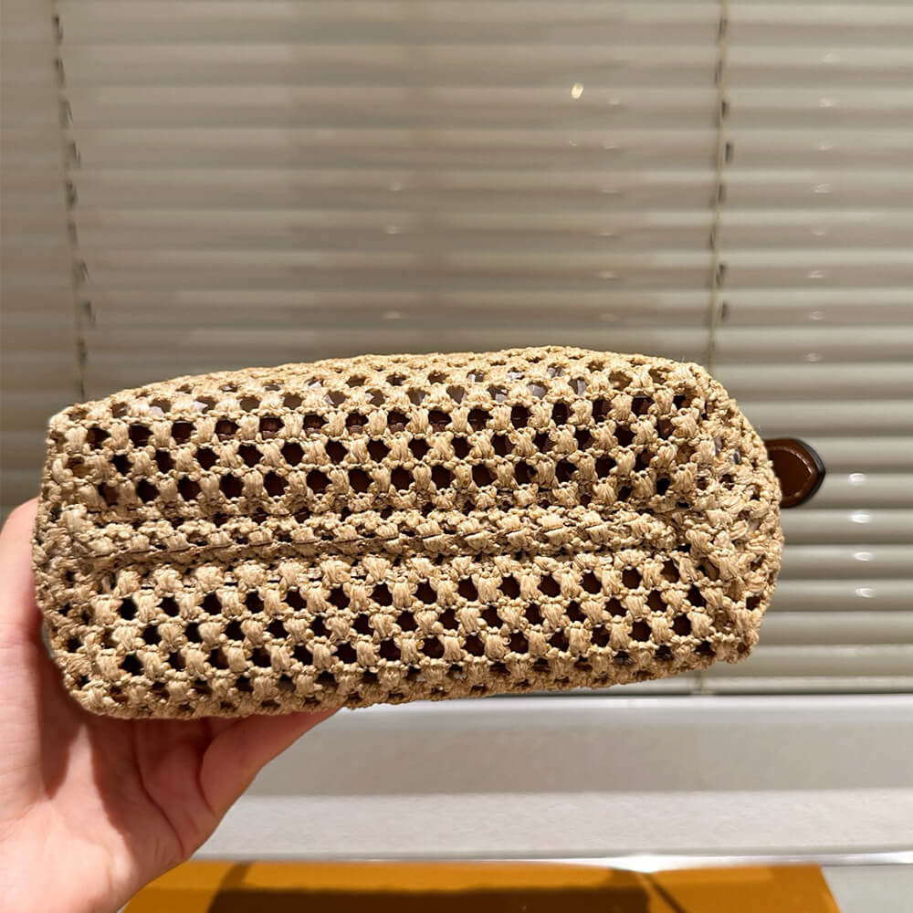 LV Hills Pochette Bag(high-end grade)