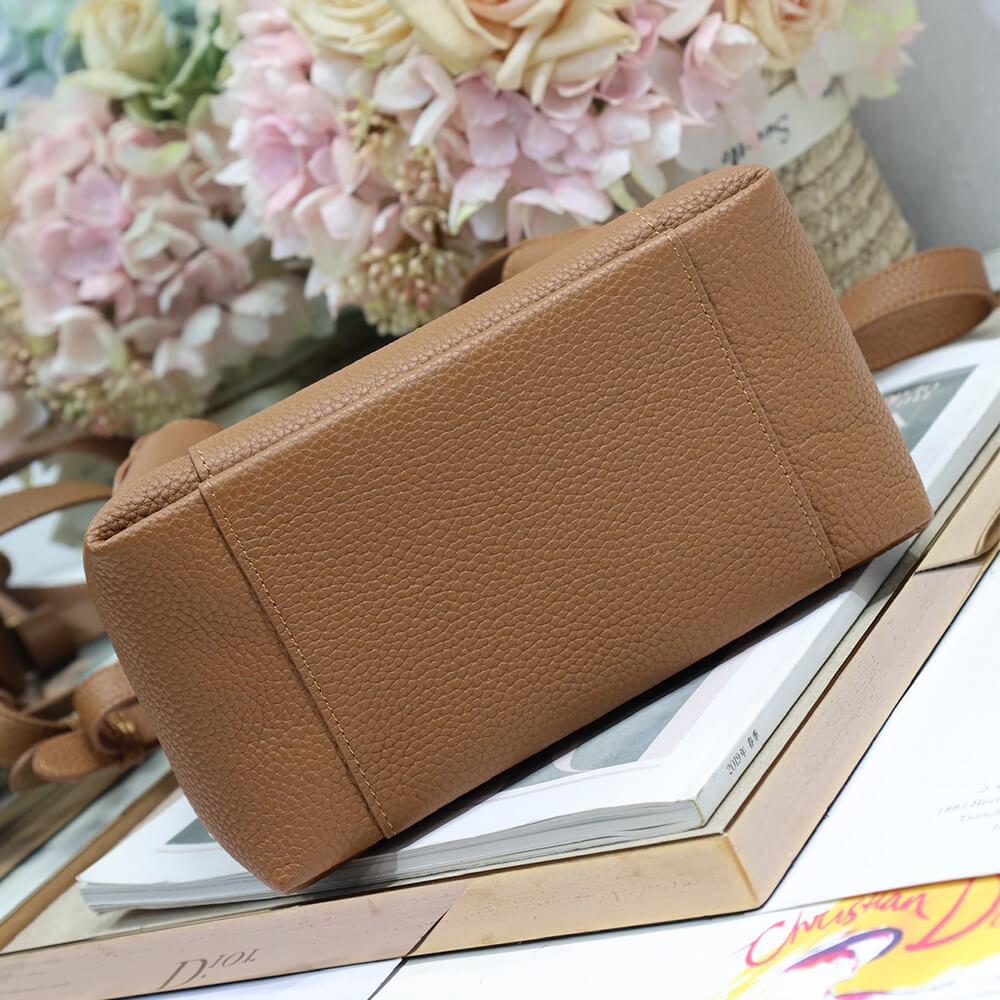 D10r Small Signature Bucket Bag