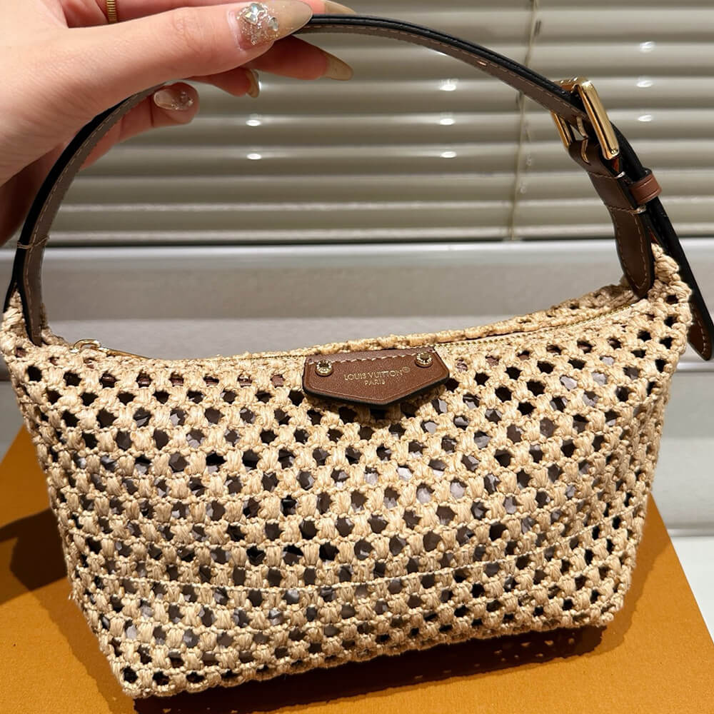 LV Hills Pochette Bag(high-end grade)
