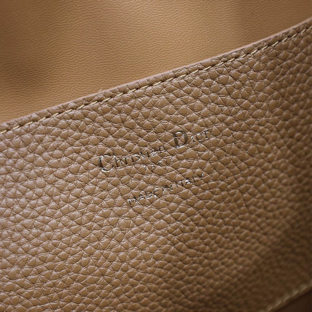 D10r Small Signature Bucket Bag