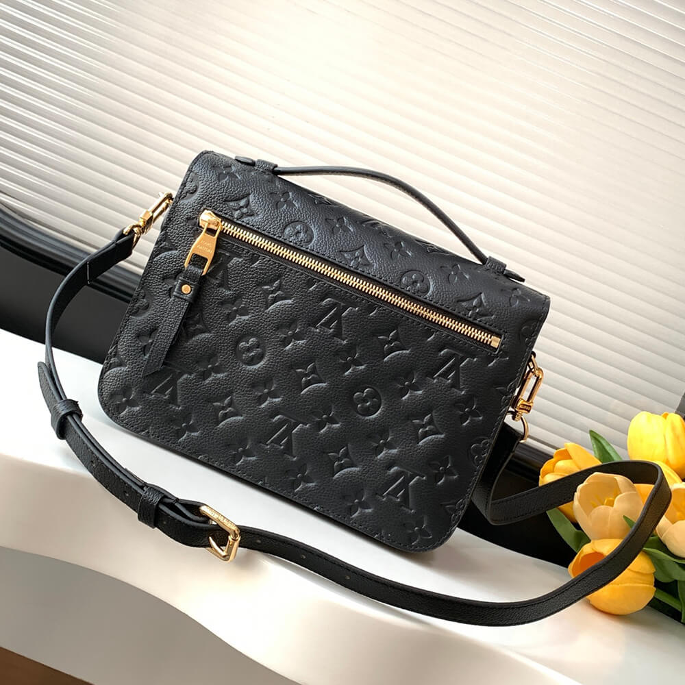 LV Pochette Métis Bag