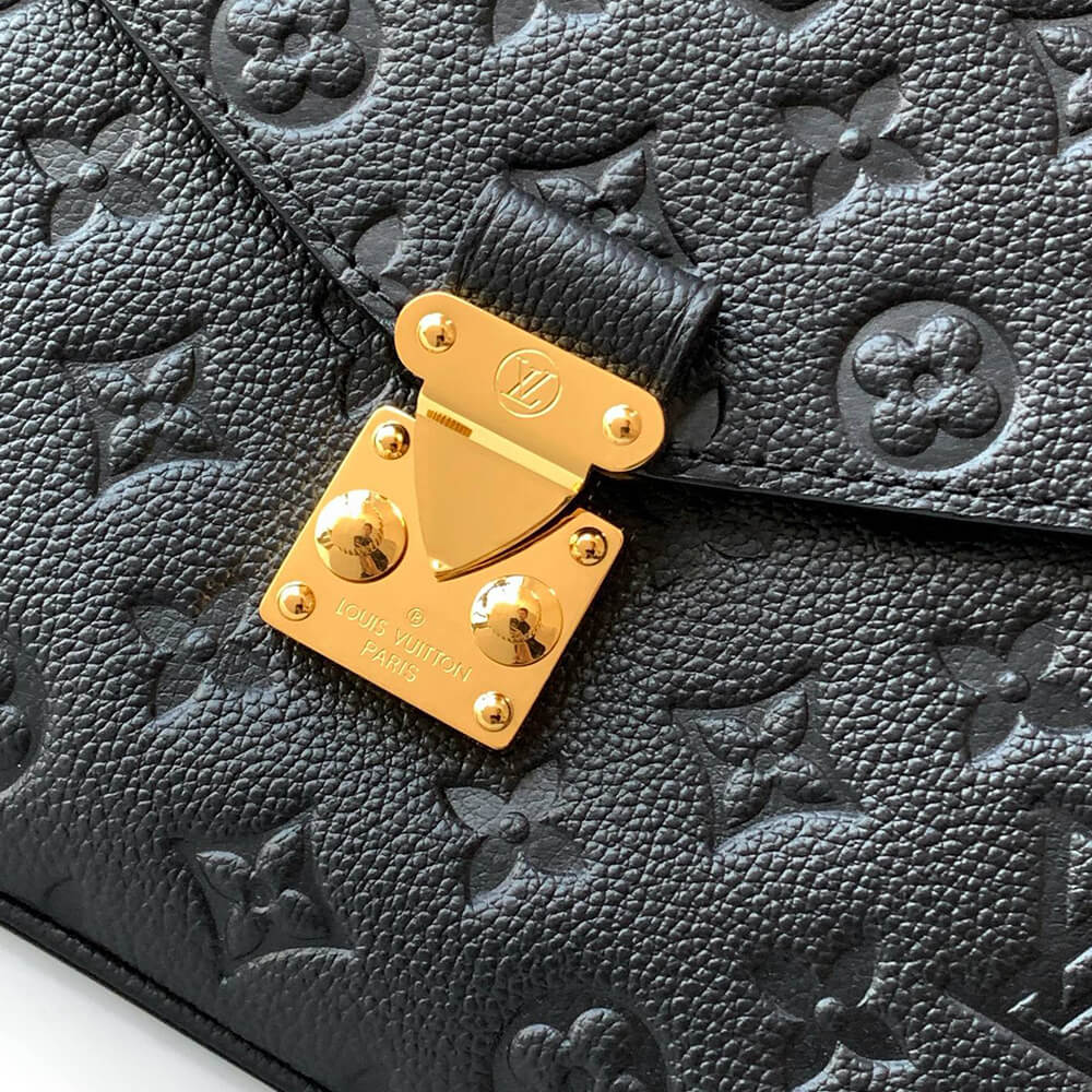 LV Pochette Métis Bag