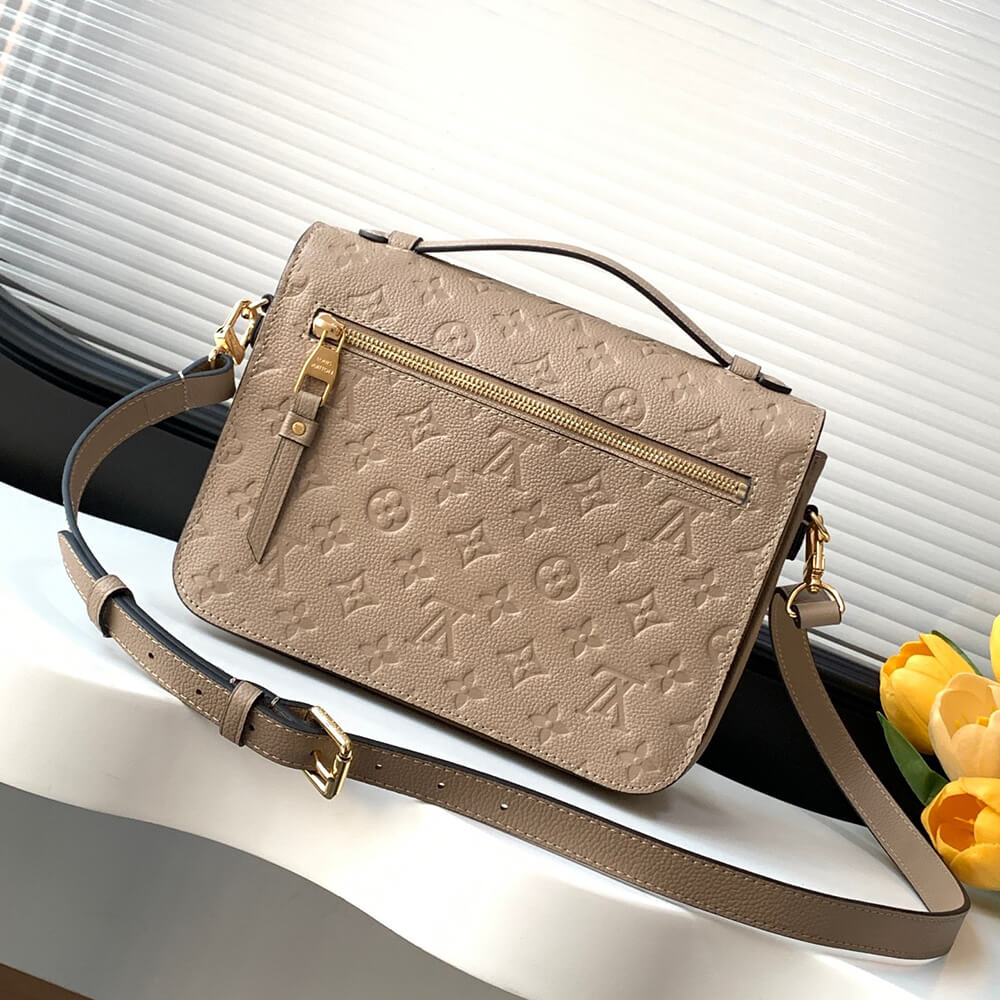 LV Pochette Métis Bag