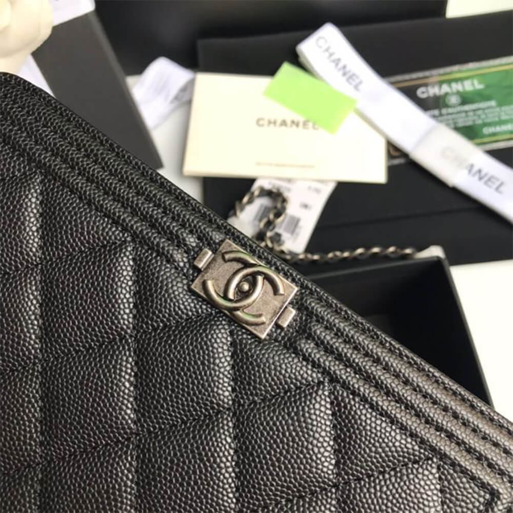Ch**el BOY Ch**el Wallet On Chain(high-end grade)