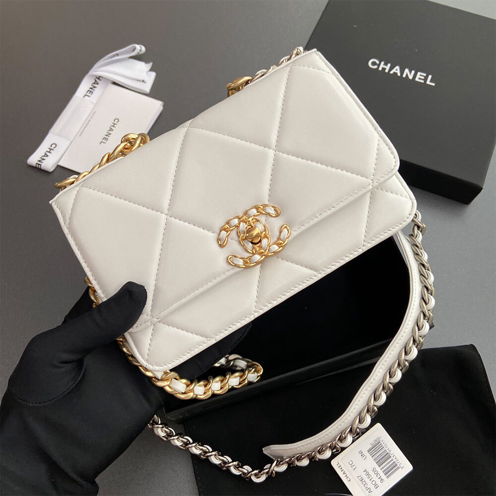Ch**el 19 Wallet on Chain(high-end grade)