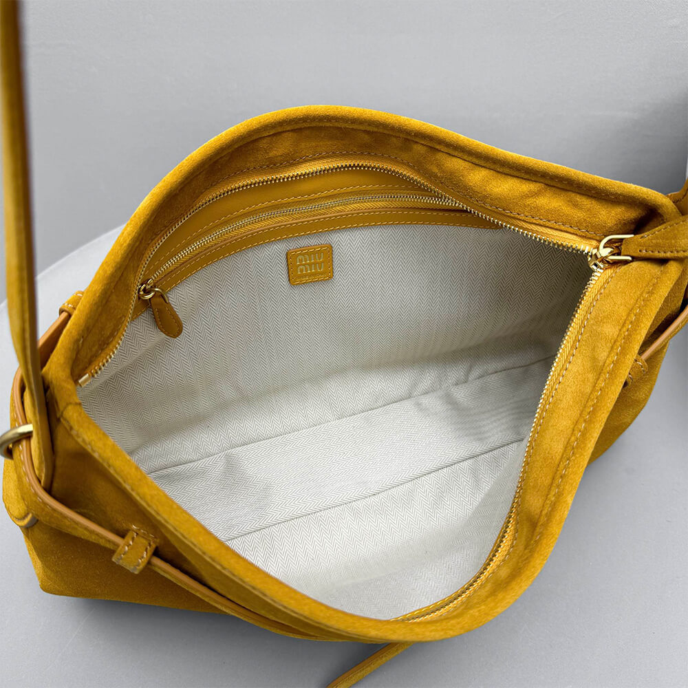 M1um1u Medium Aventure suede bag(HIGH-END GRADE)