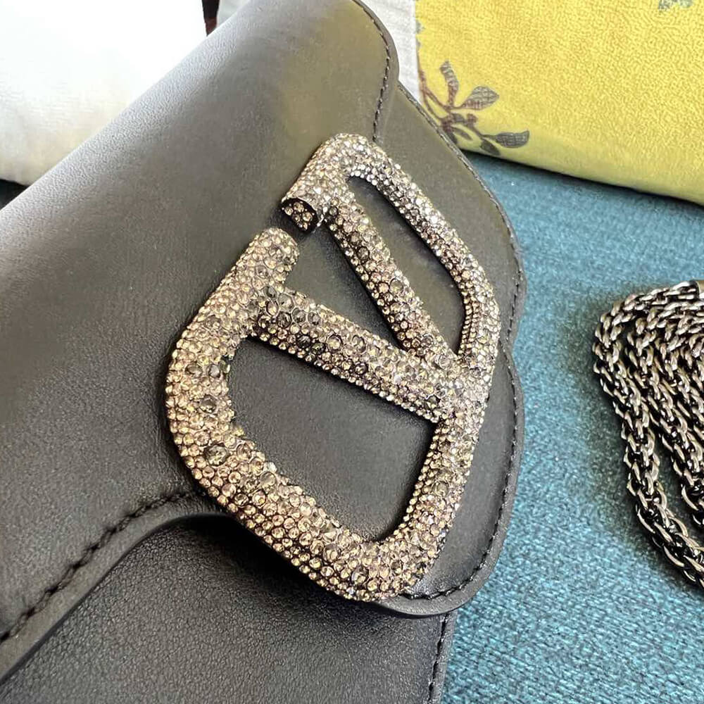 Va1e*ntin0 GARAVANI LOCO SMALL SHOULDER BAG WITH JEWEL LOGO(HIGH-END GRADE)
