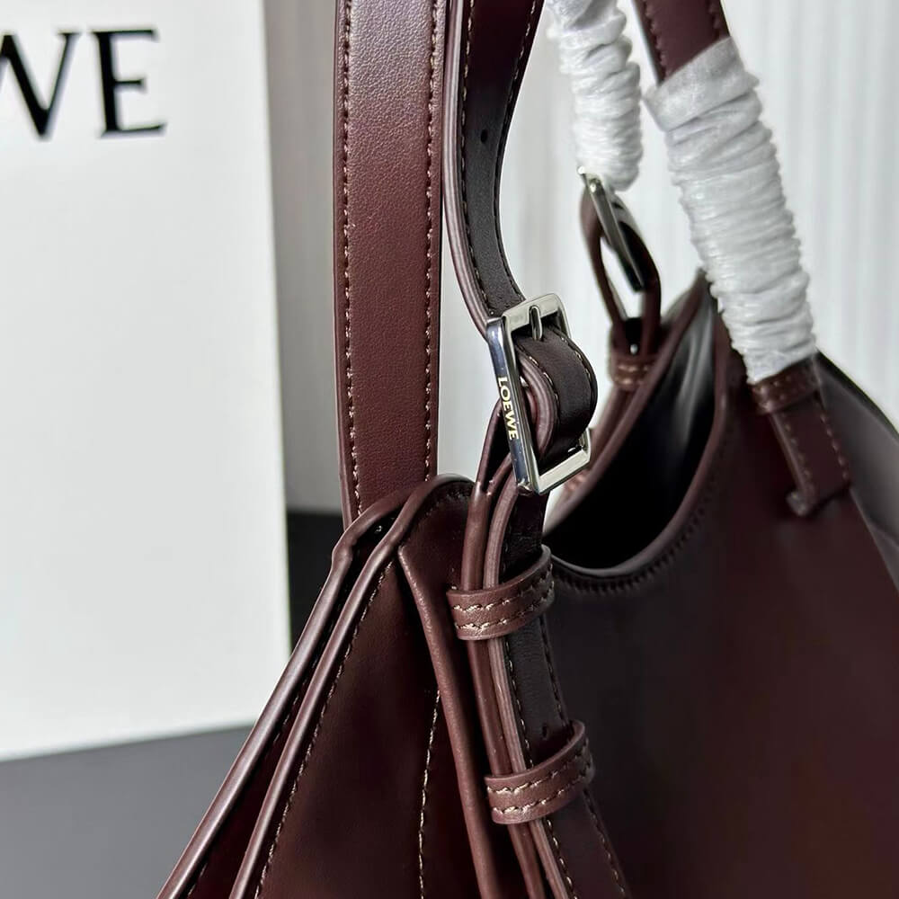 L0ew* Hammock Flip bag in classic calfskin(HIGH-END GRADE)