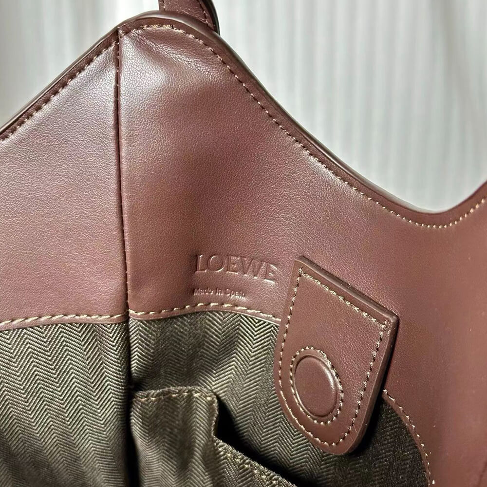 L0ew* Hammock Flip bag in classic calfskin(HIGH-END GRADE)
