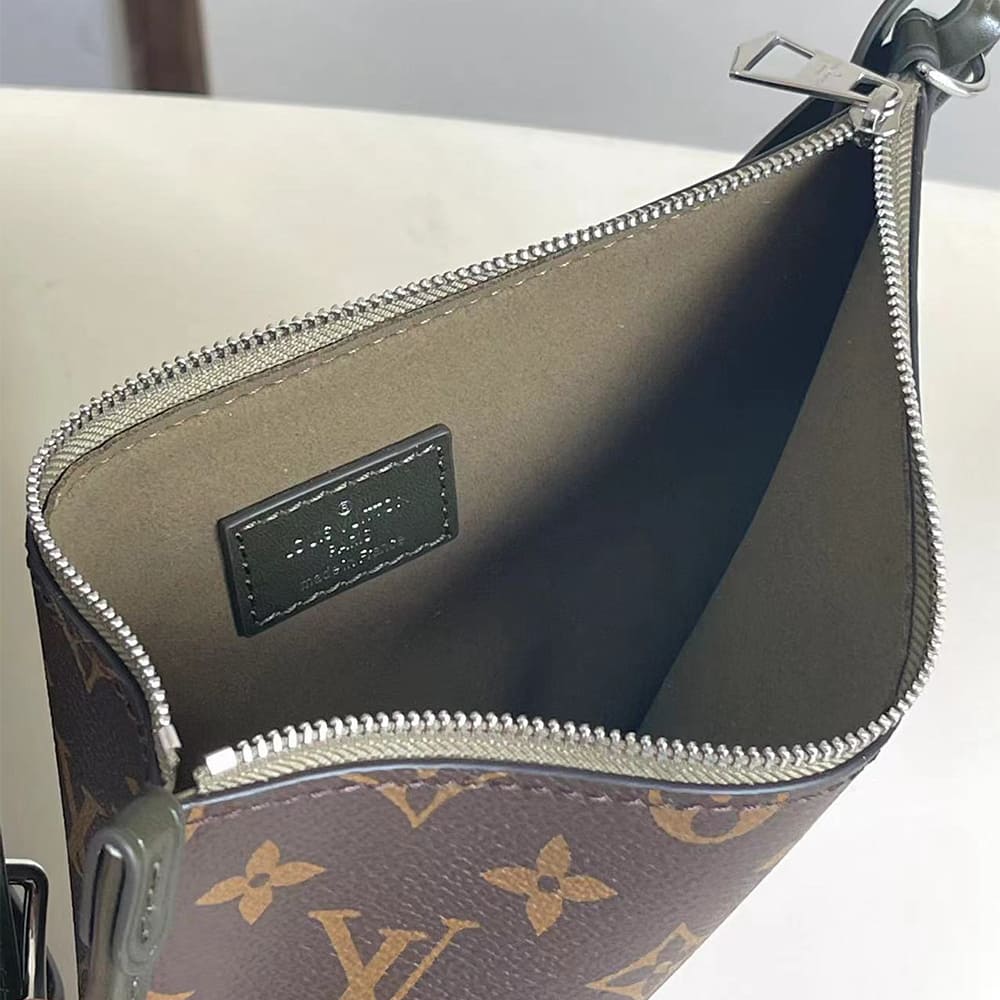 LV Carryall Vibe MM