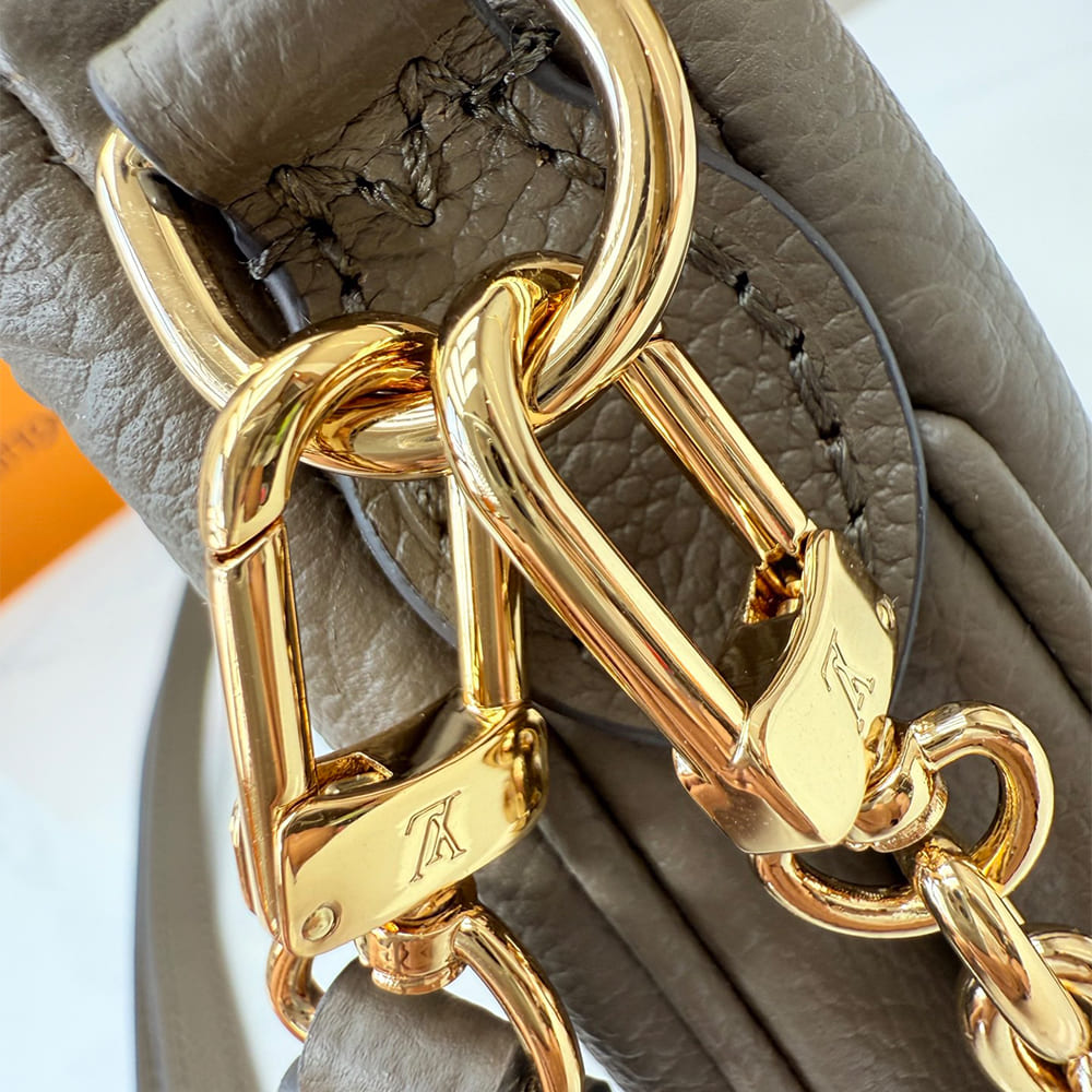 LV Pochette Liv