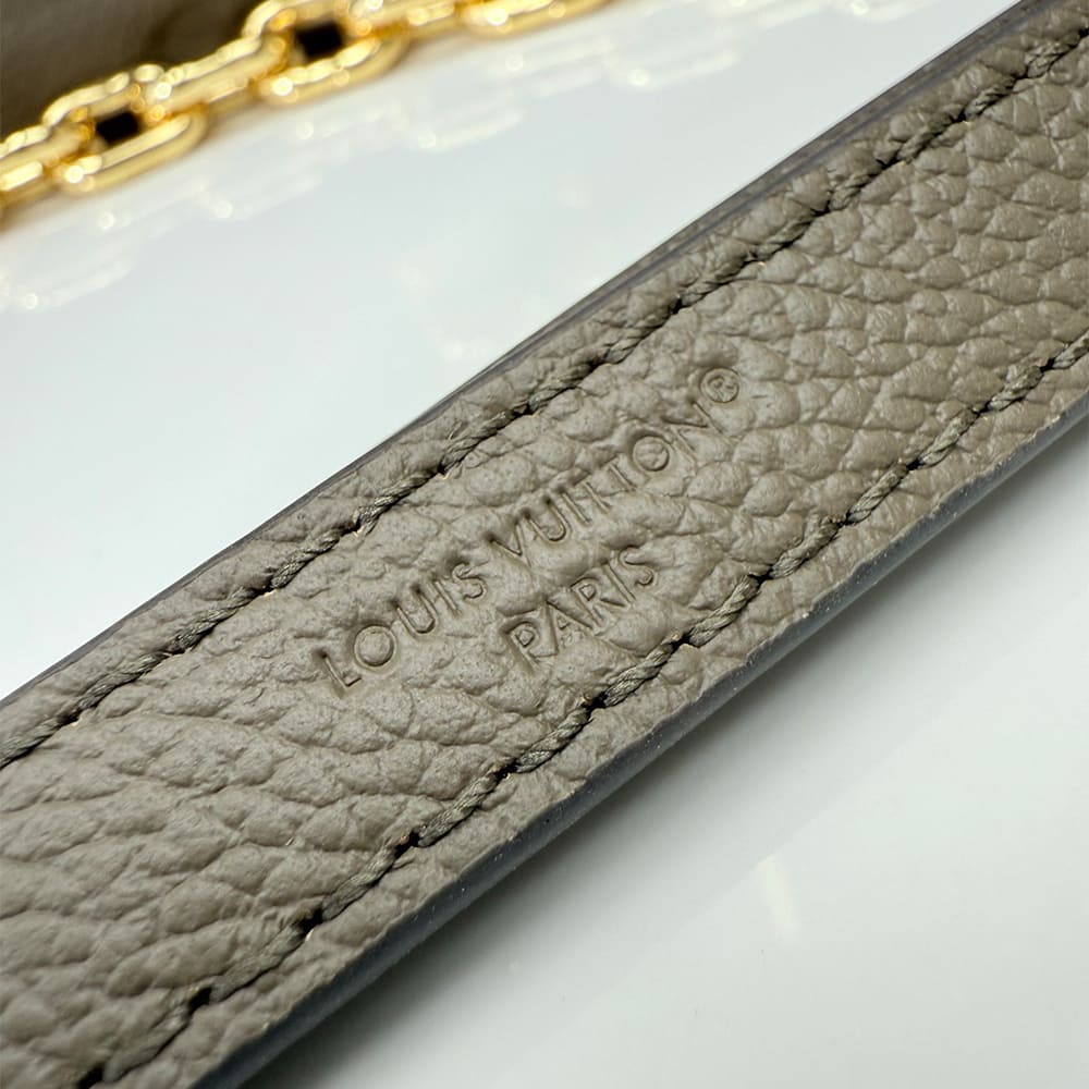 LV Pochette Metis East West