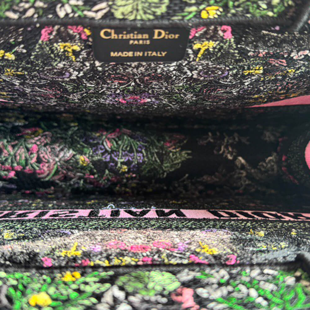 Medium D10r Book Tote