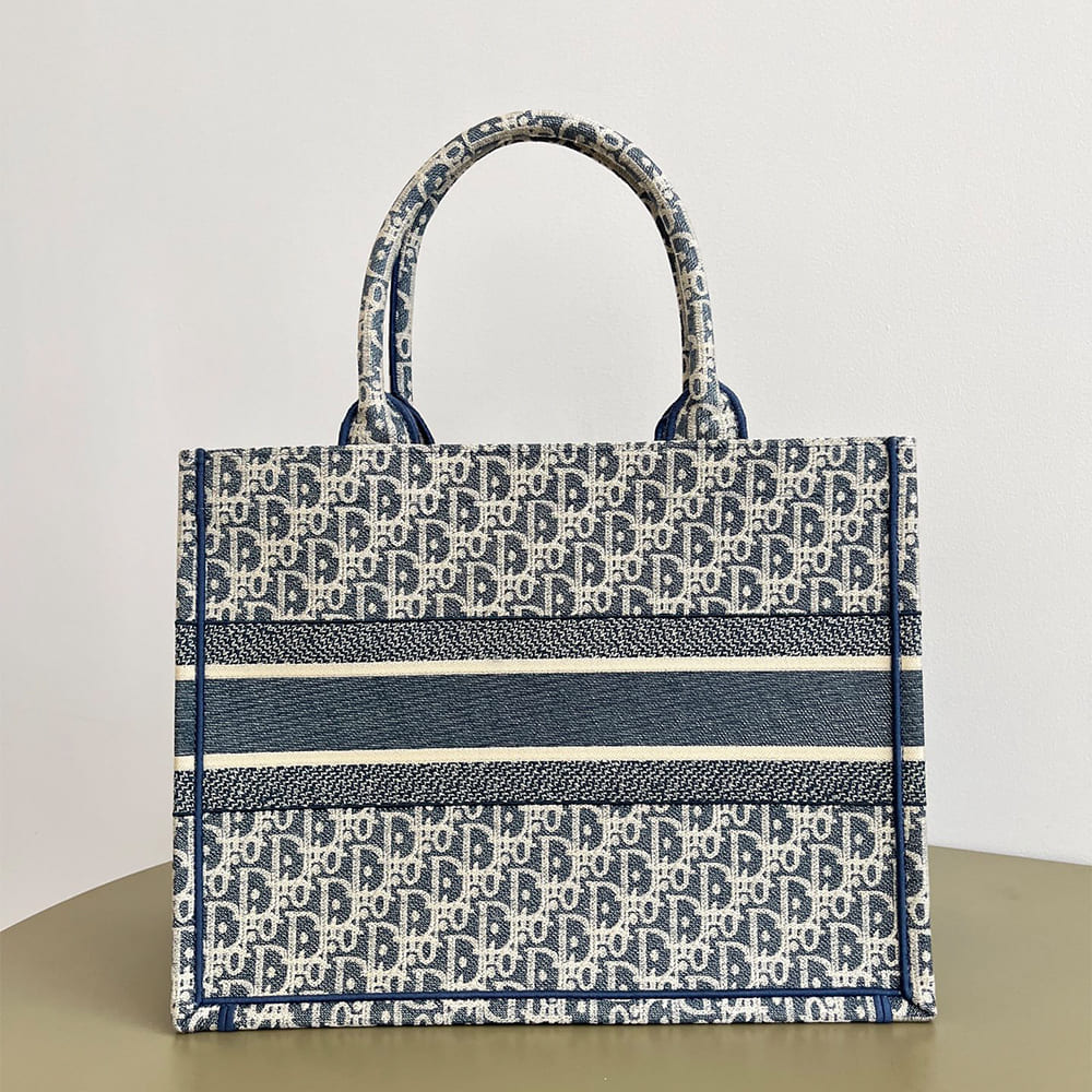D10r Medium D10r Book Tote
