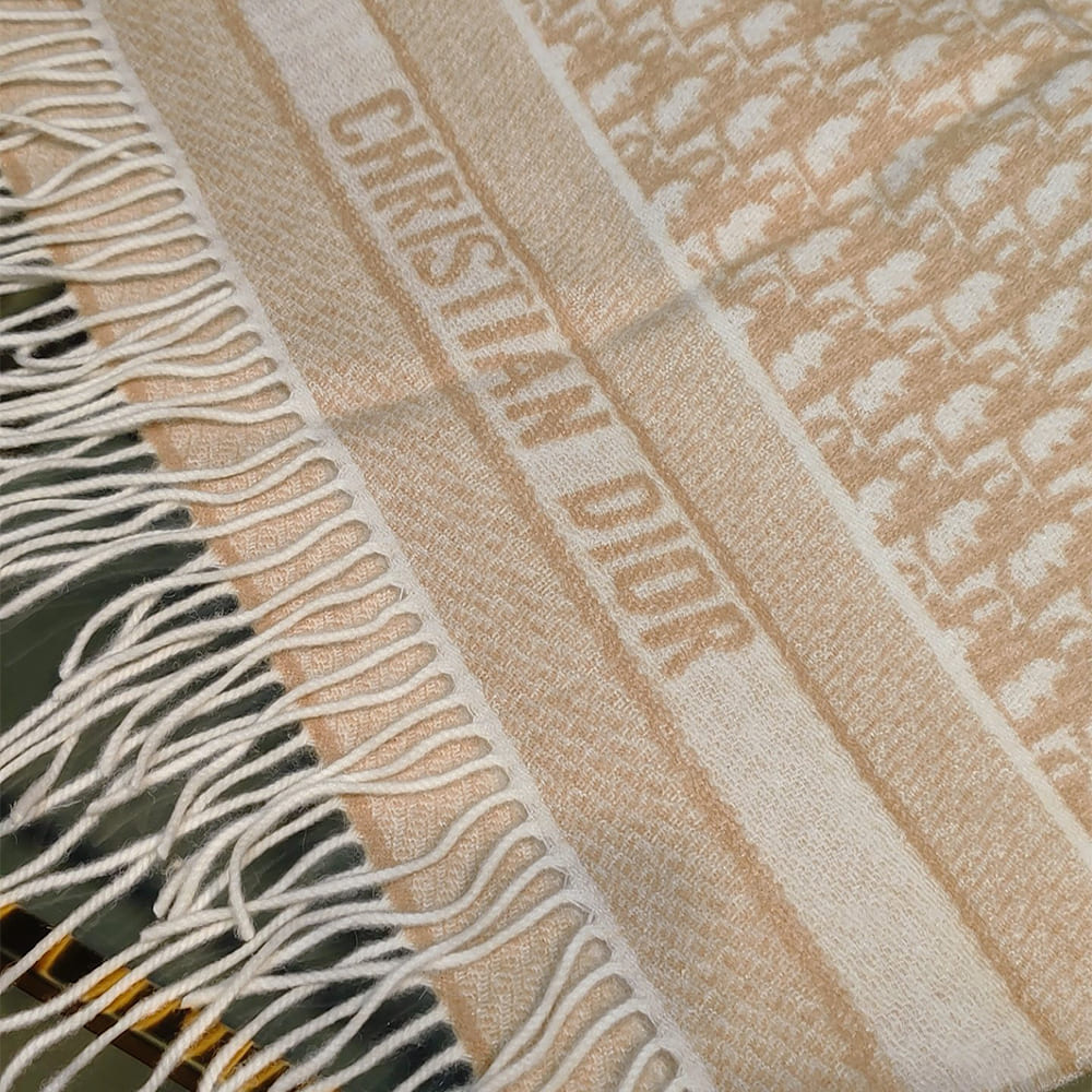 D10r Printed scarf