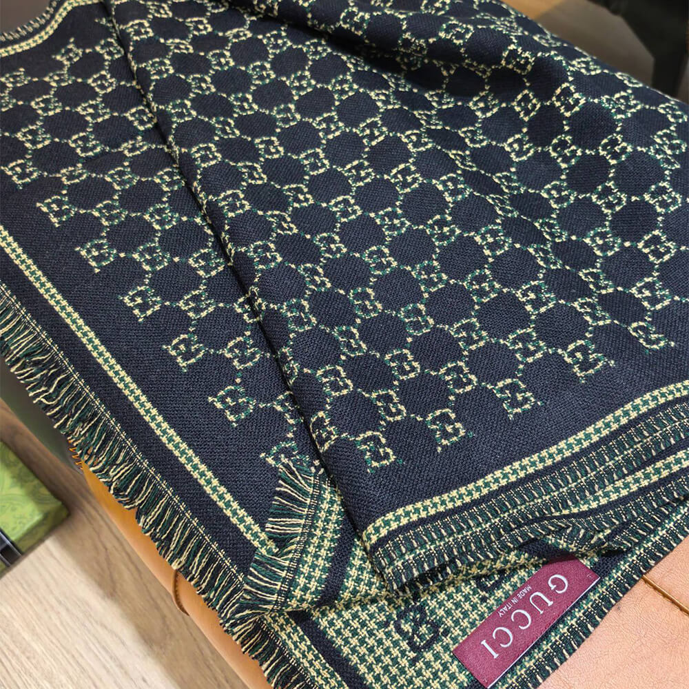 Gvc*1 GG wool scarf