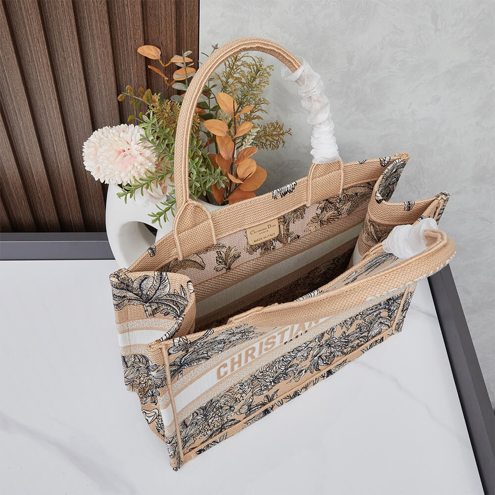 D10r D10riviera Medium D10r Book Tote