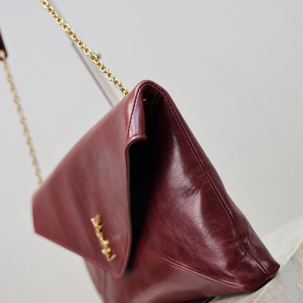 Y51 CASSANDRE XXL pouch on chain in shiny leather(HIGH-END GRADE)