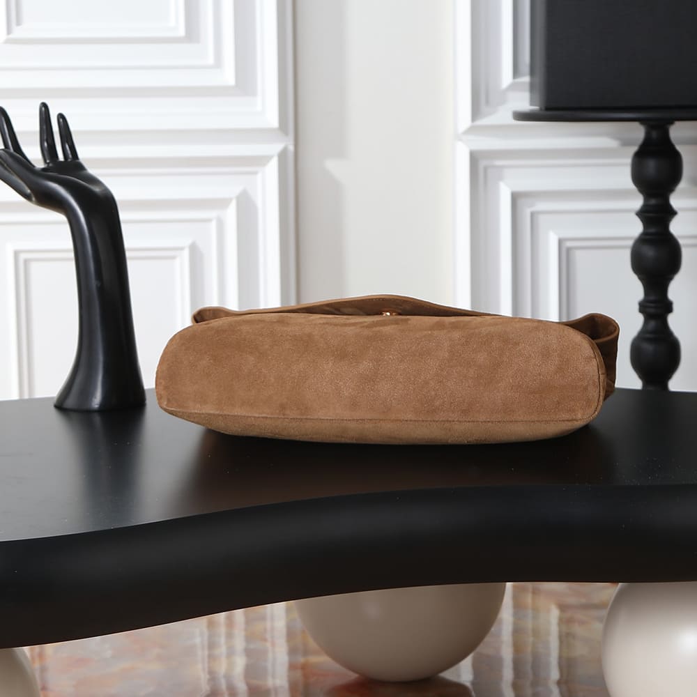 Y51 CASSANDRE XXL pouch on chain in suede(HIGH-END GRADE)