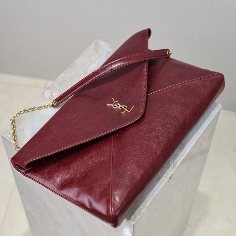 Y51 CASSANDRE XXL pouch on chain in shiny leather(HIGH-END GRADE)