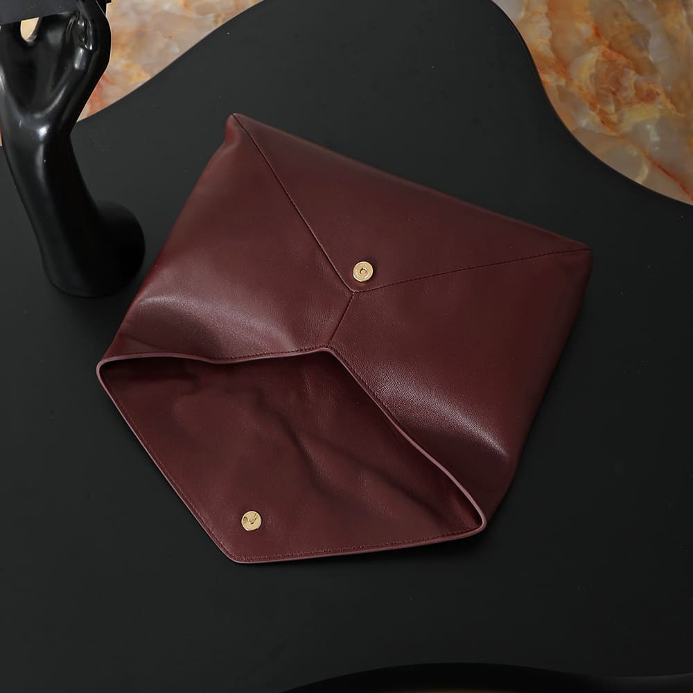 Y51 CASSANDRE large envelope pouch in shiny leather(HIGH-END GRADE)
